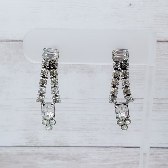 Vintage Screw Back Earrings Clear Gem Dangle - Discolored Gems - Picture 1 of 5